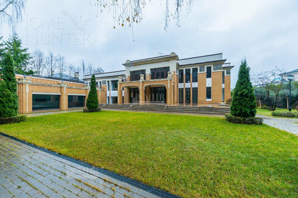 2-этажный коттедж 1 372 м² с отделкой