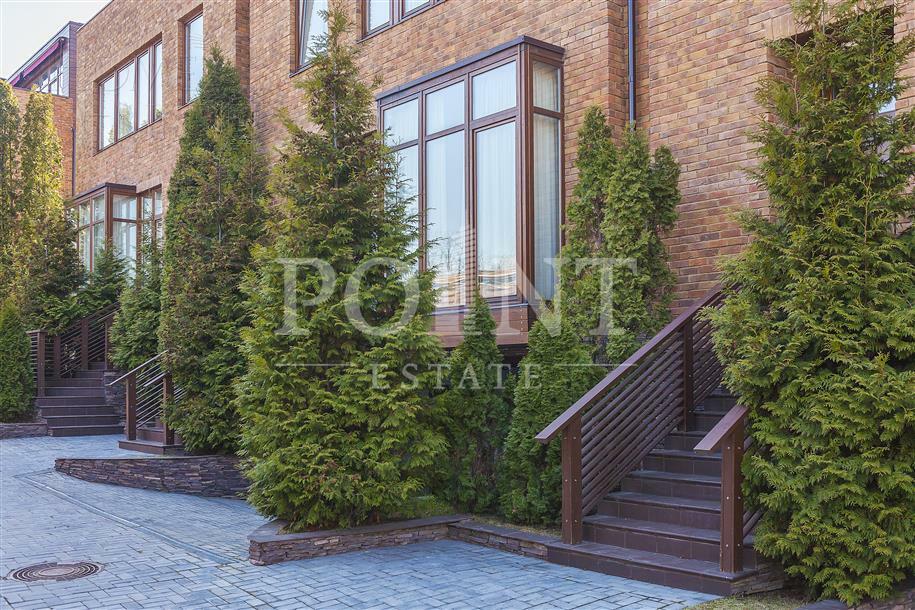 2-этажный таунхаус 380 м² с отделкой