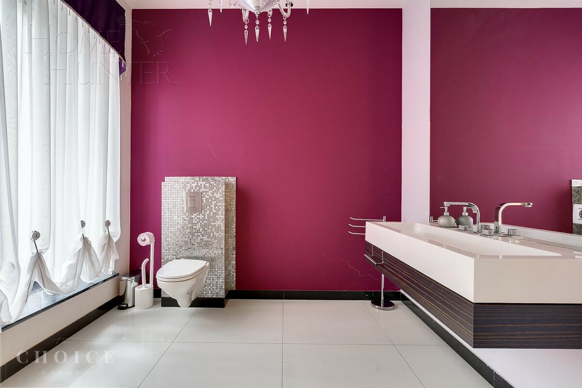 3-этажный коттедж 1 300 м² с отделкой