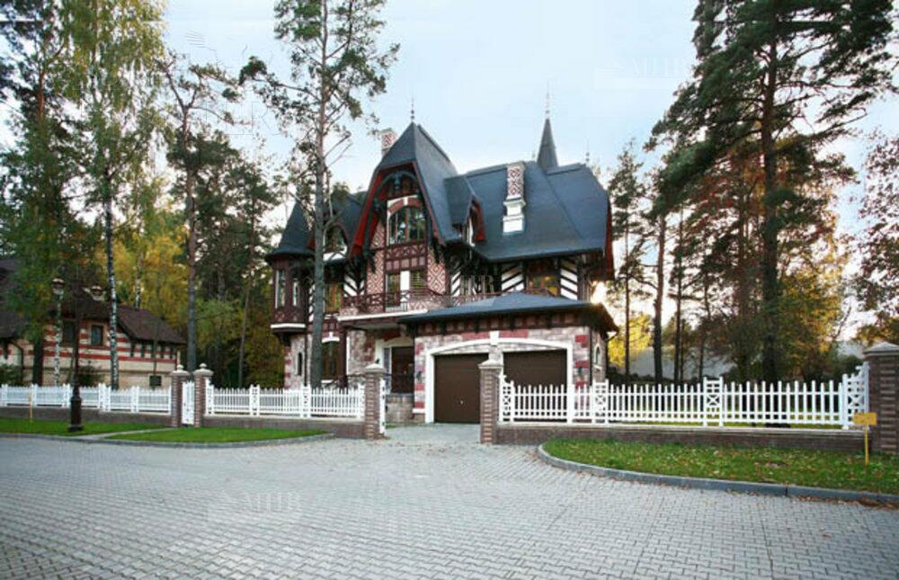 2-этажный коттедж 639 м² с отделкой