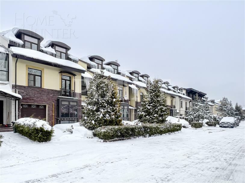 3-этажный таунхаус 350 м² с отделкой