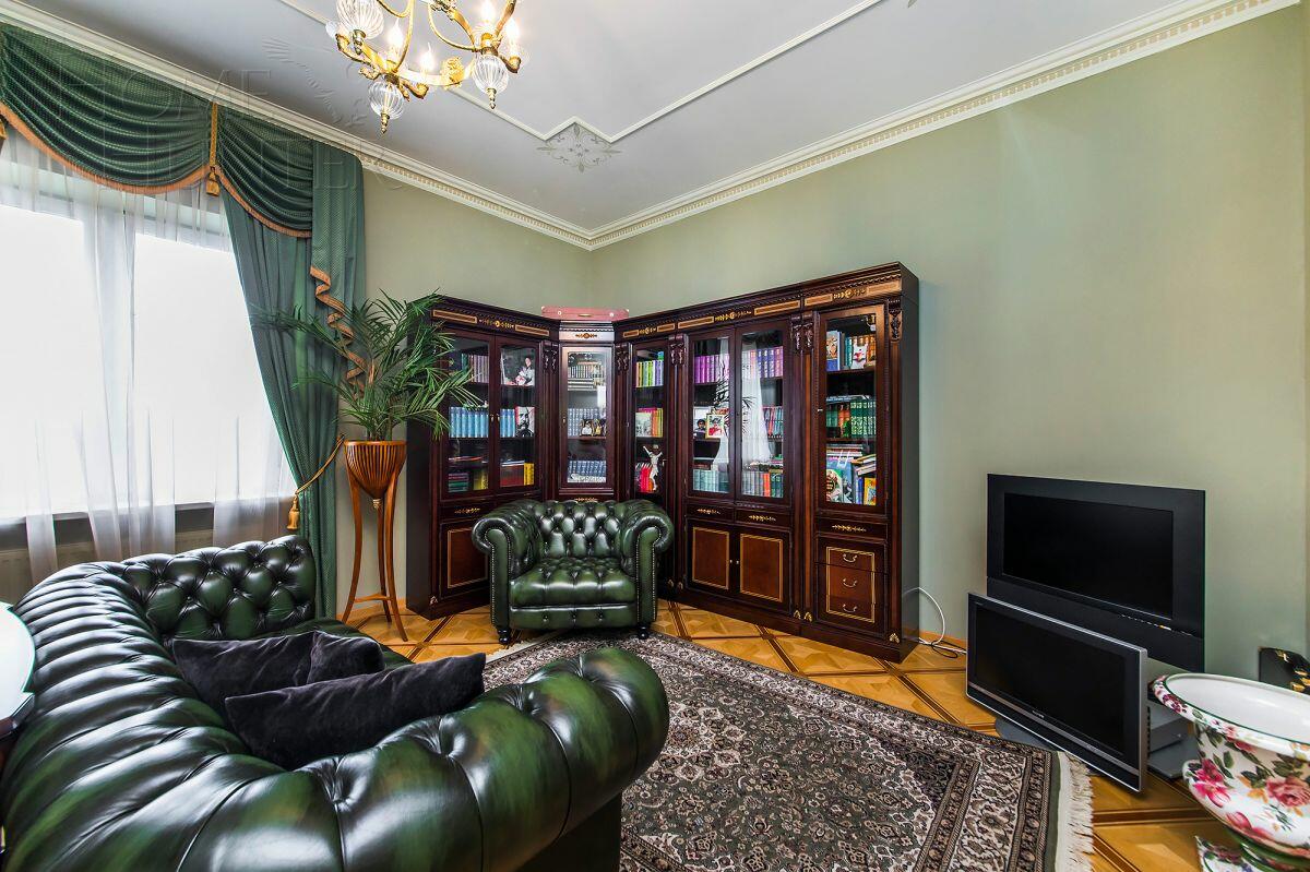 3-этажный коттедж 780 м² с отделкой