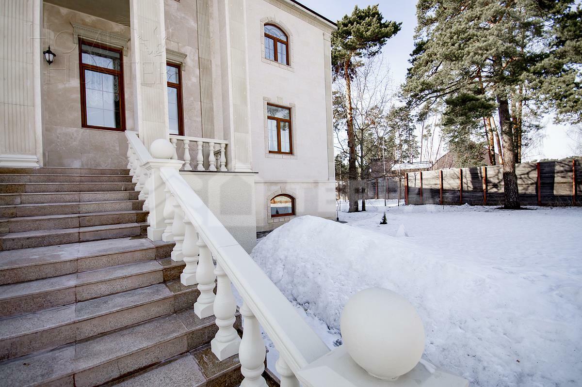 КОТТЕДЖ 1 000 м² с отделкой