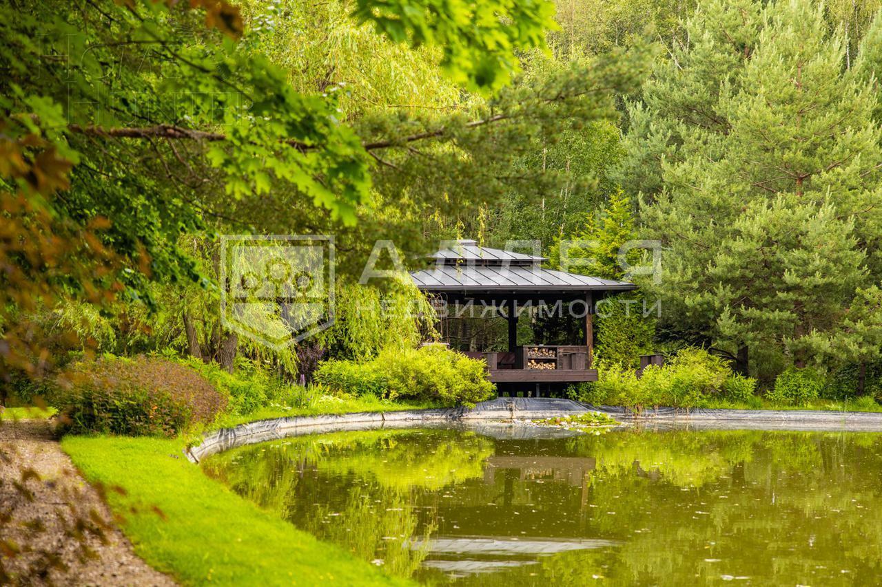 2-этажный коттедж 1 000 м² с отделкой