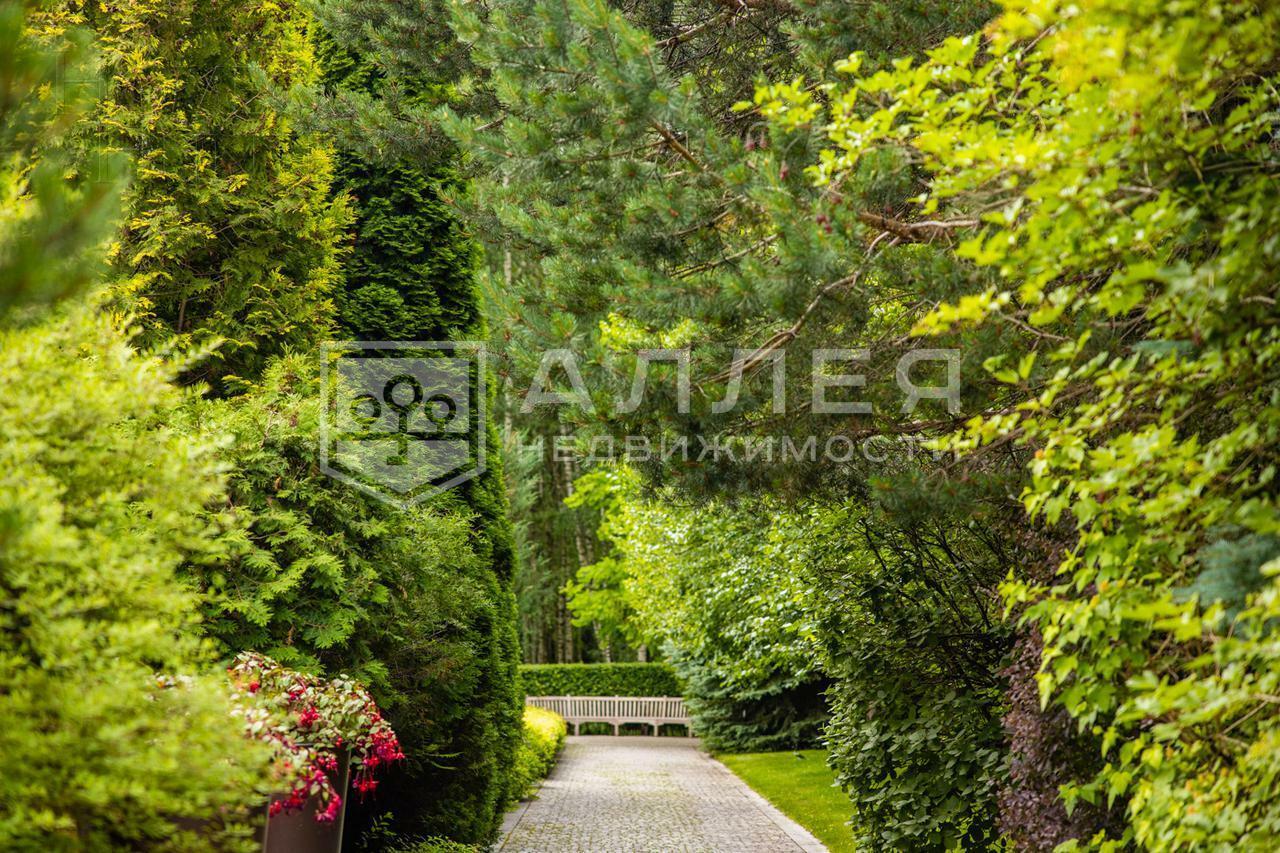 2-этажный коттедж 1 000 м² с отделкой