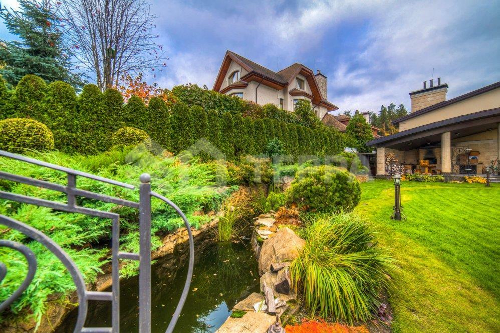 2-этажный коттедж 1 400 м² с отделкой