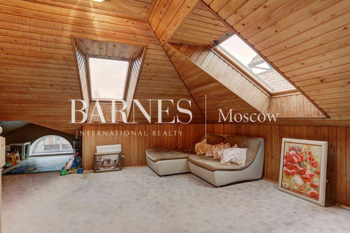 2-этажный коттедж 300 м² с отделкой