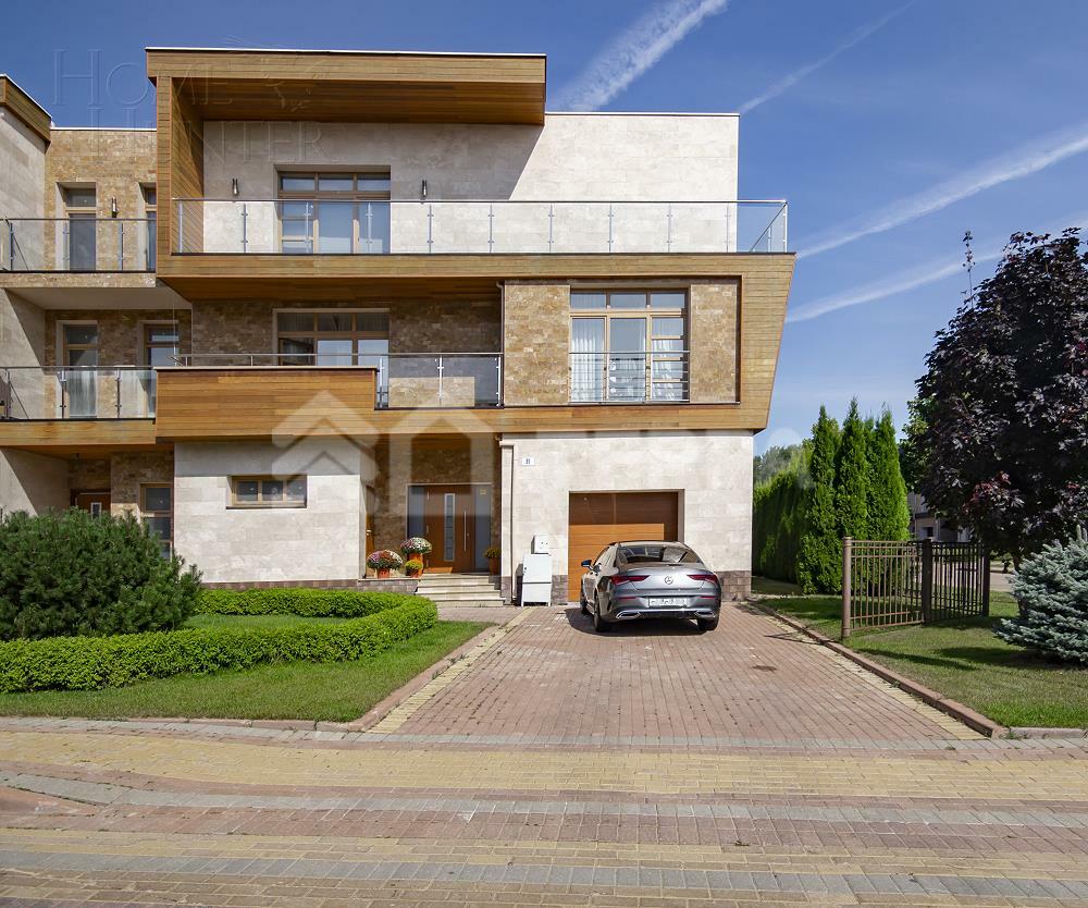 3-этажный таунхаус 360 м² с отделкой