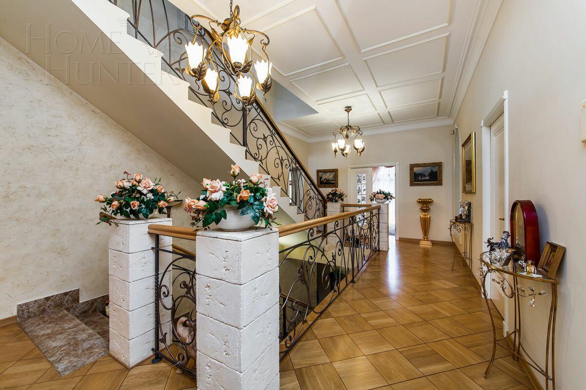 3-этажный коттедж 780 м² с отделкой