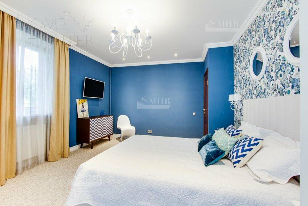 3-этажный коттедж 450 м² с отделкой