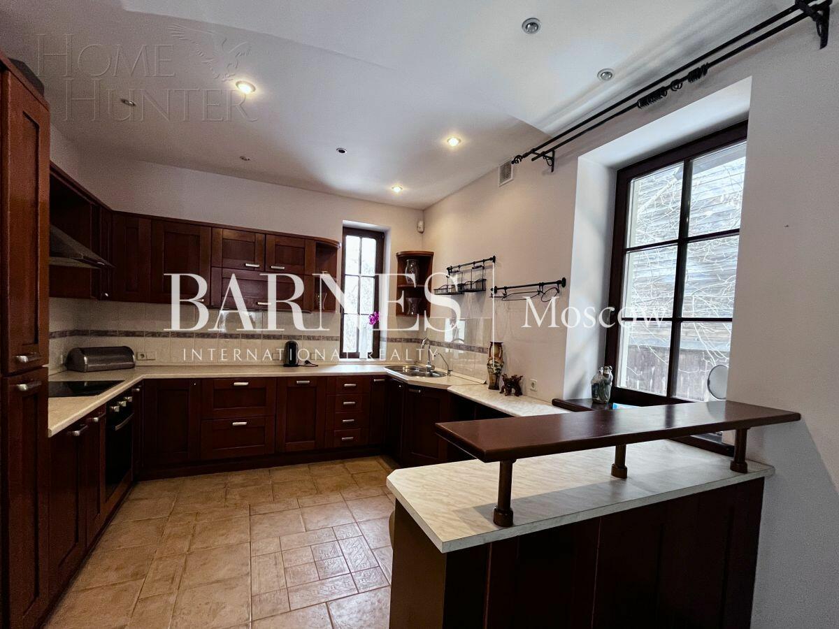 2-этажный коттедж 650 м² с отделкой