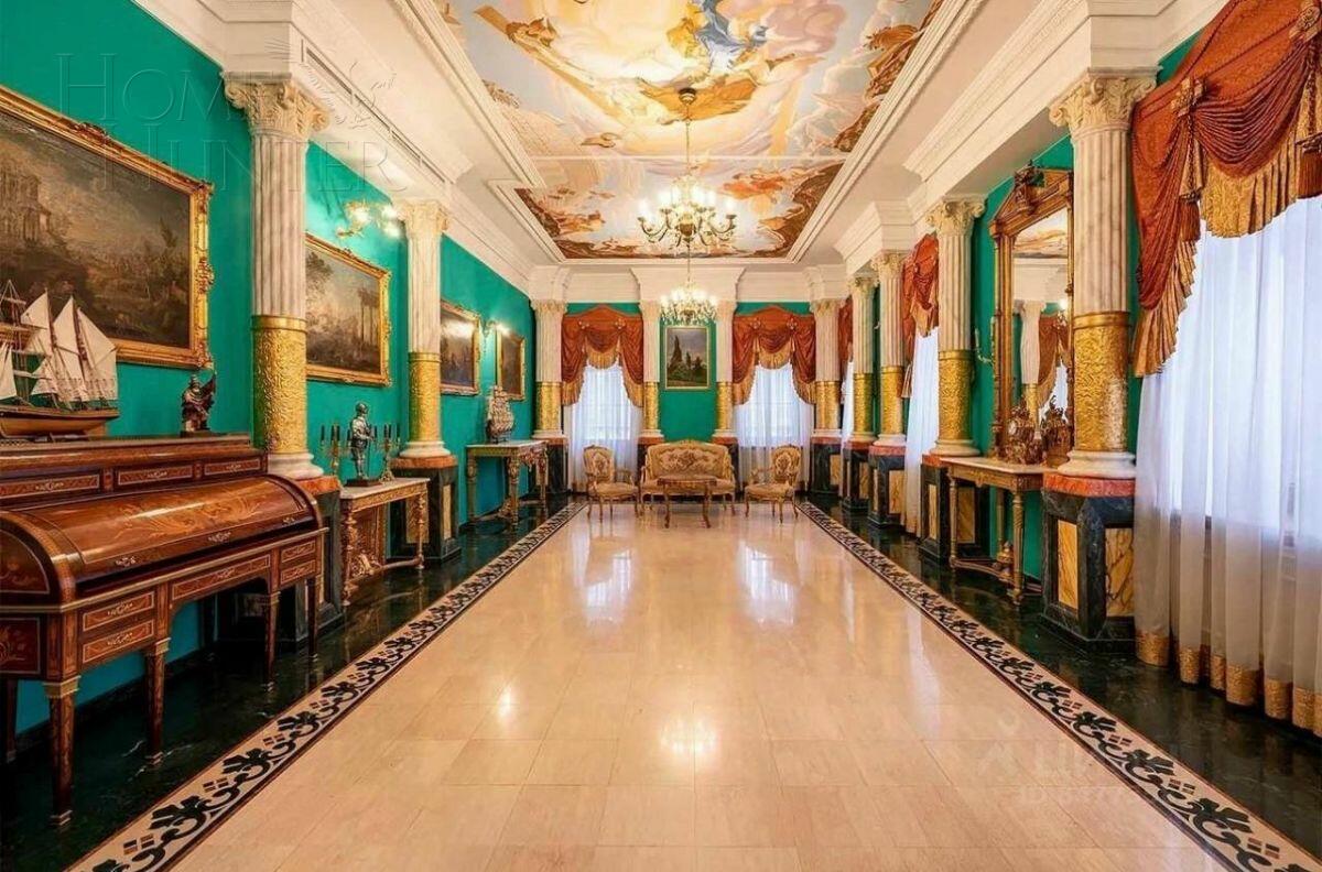 3-этажный коттедж 1 600 м² с отделкой