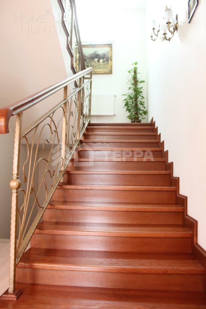 2-этажный коттедж 400 м² с отделкой