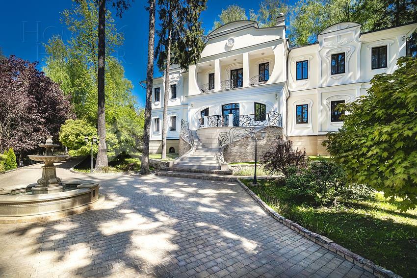 2-этажный коттедж 850 м² с отделкой