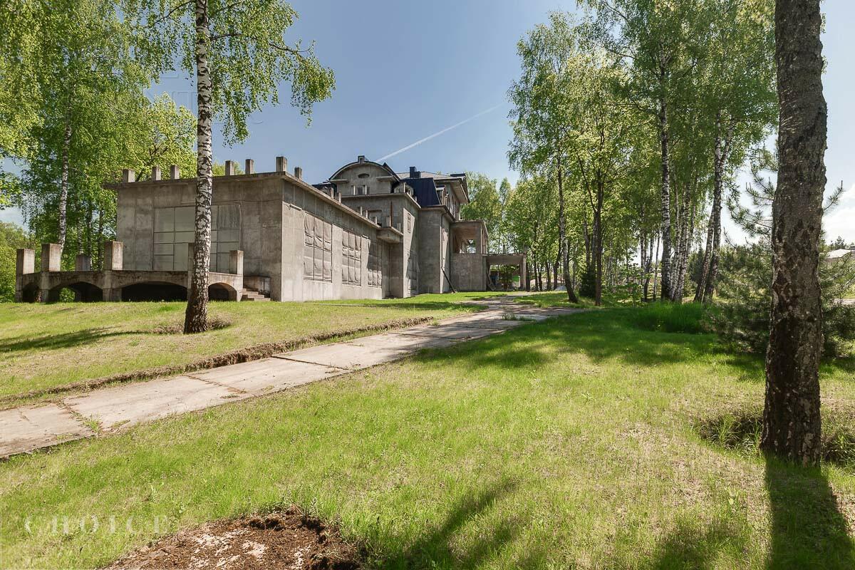 3-этажный коттедж 2 350 м² без отделки