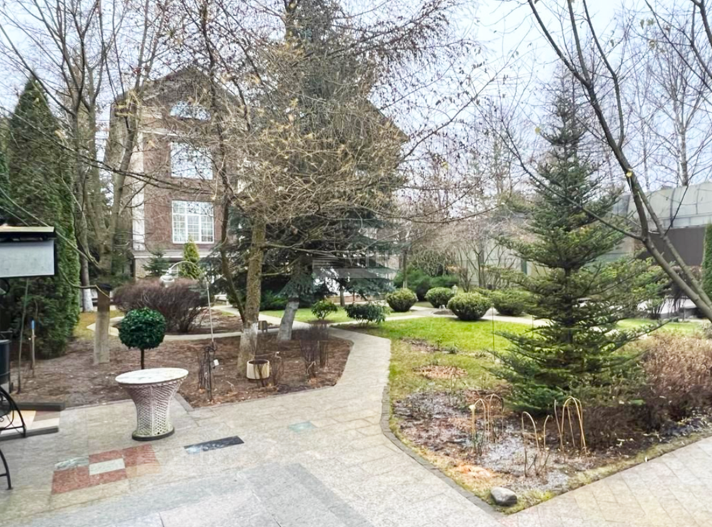 2-этажный коттедж 1 200 м² с отделкой