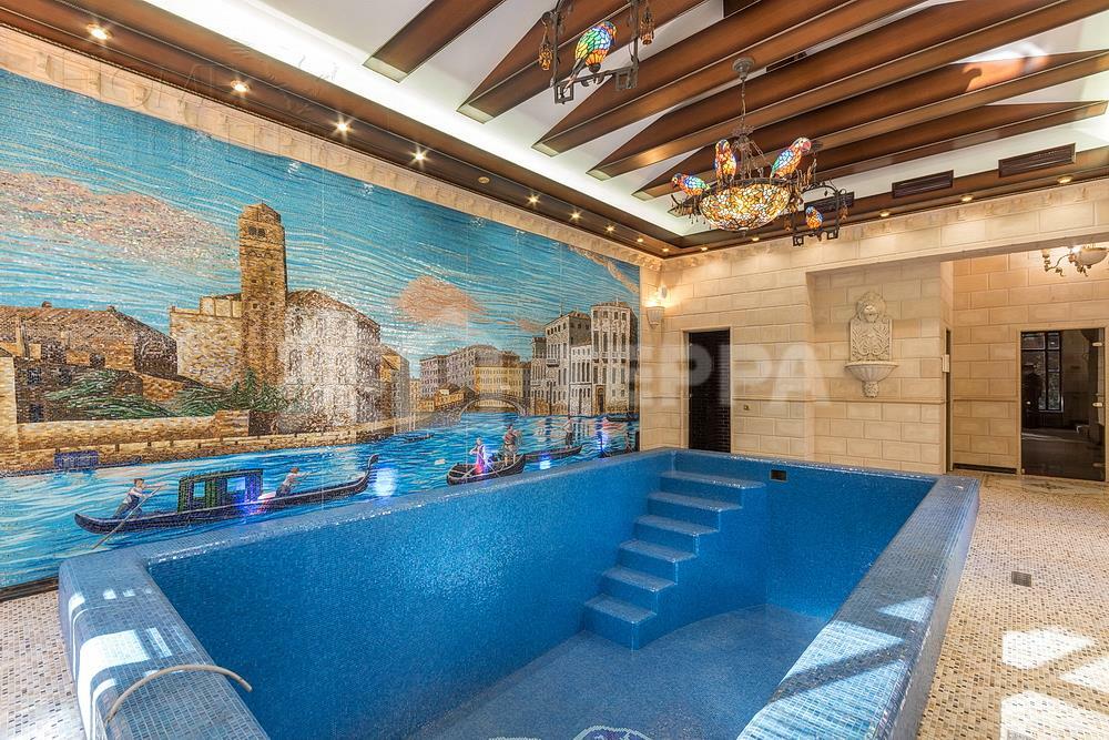 2-этажный коттедж 1 000 м² с отделкой