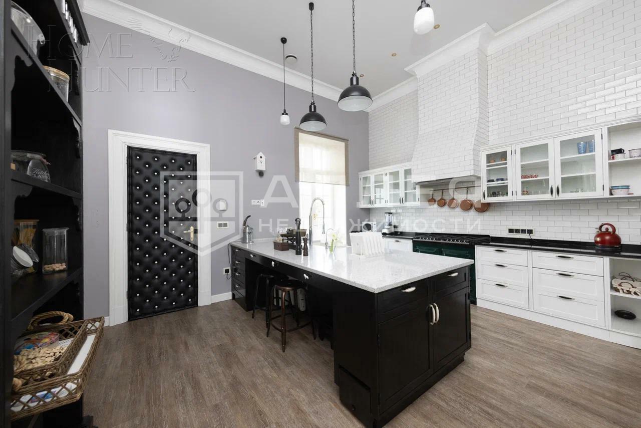 2-этажный коттедж 2 000 м² с отделкой