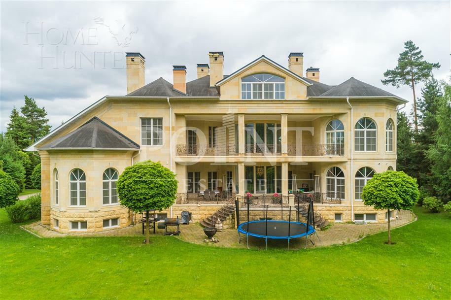 2-этажный коттедж 1 800 м² с отделкой