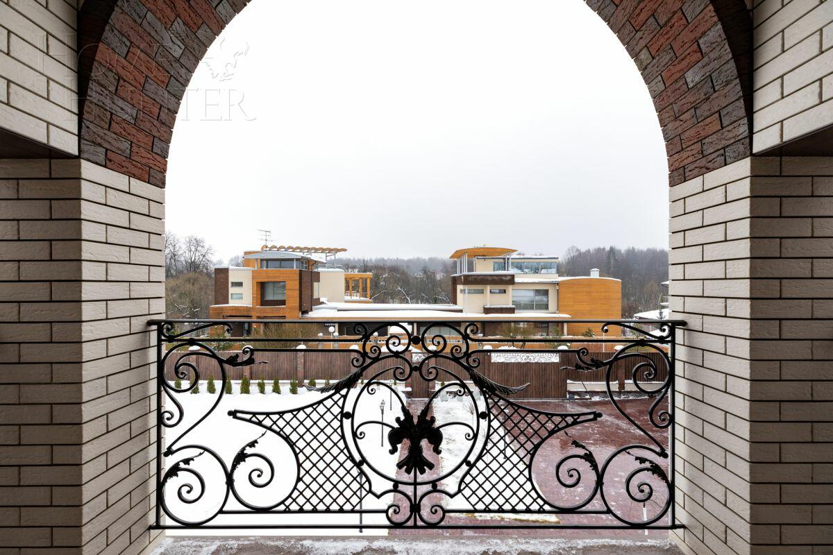 2-этажный коттедж 900 м² с отделкой