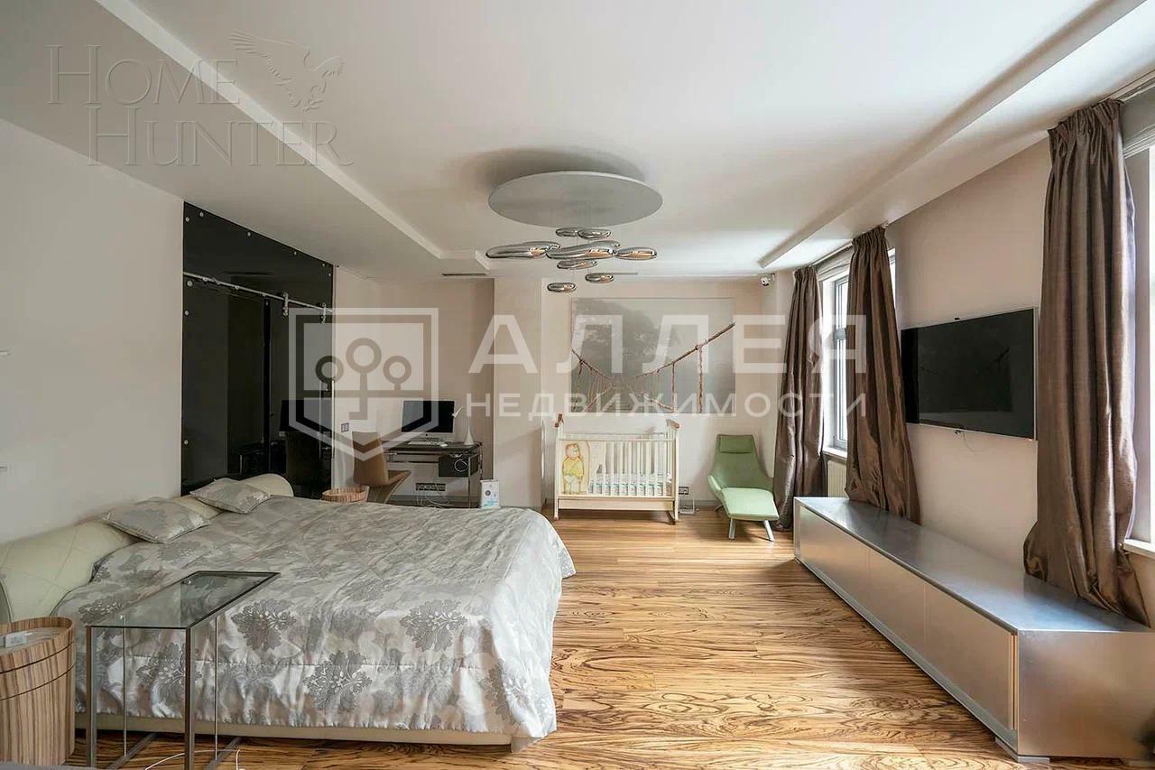 3-этажный таунхаус 350 м² с отделкой