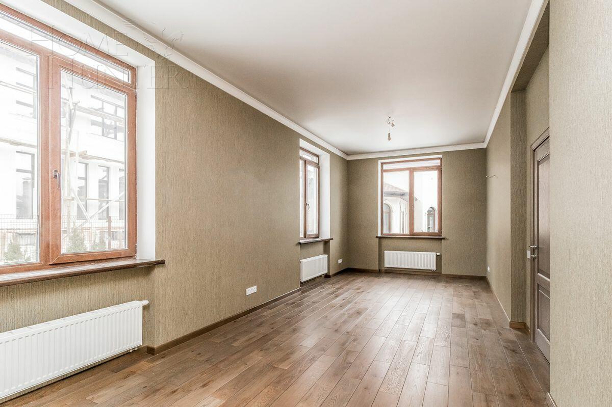 2-этажный коттедж 400 м² с отделкой