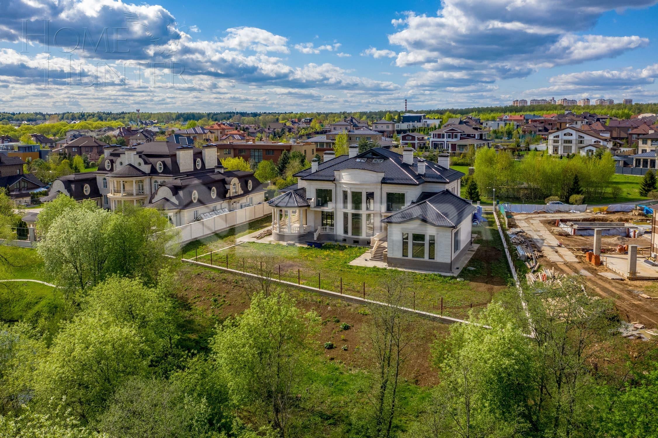 2-этажный коттедж 1 800 м² без отделки