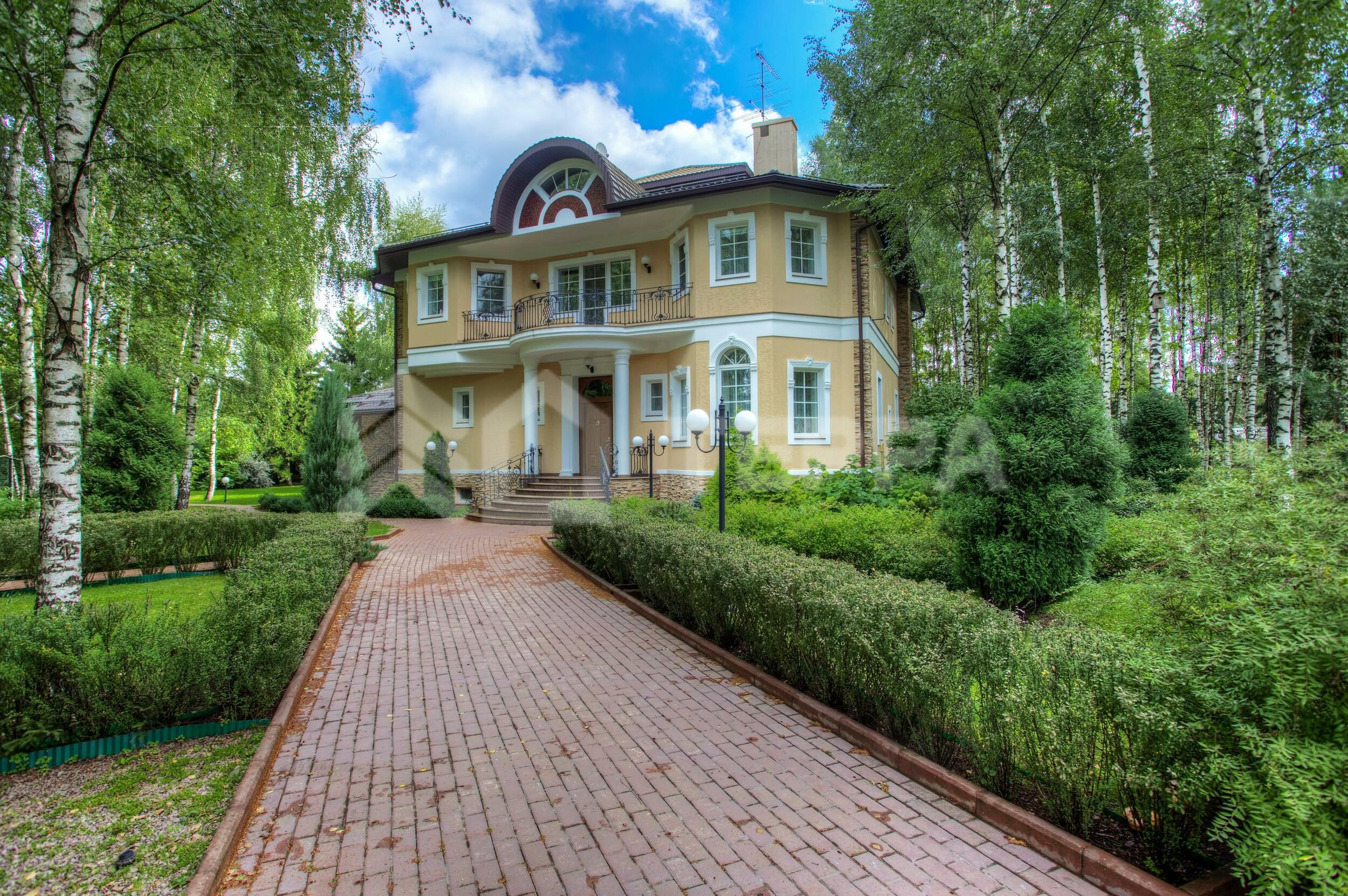 2-этажный коттедж 1 200 м² с отделкой