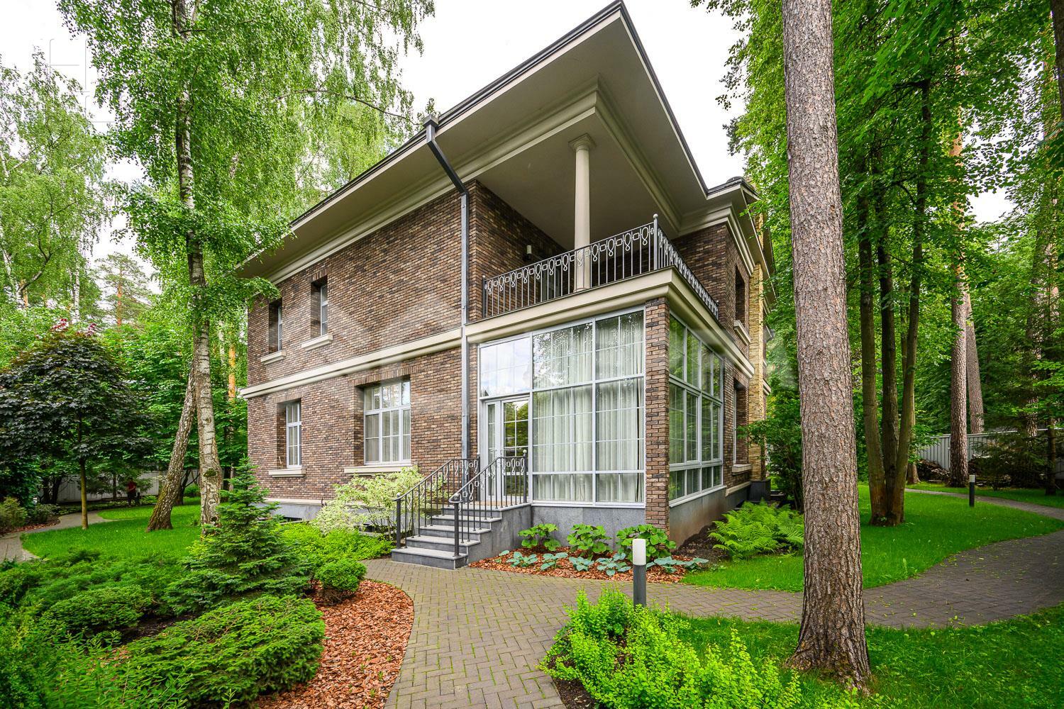 2-этажный коттедж 680 м² с отделкой