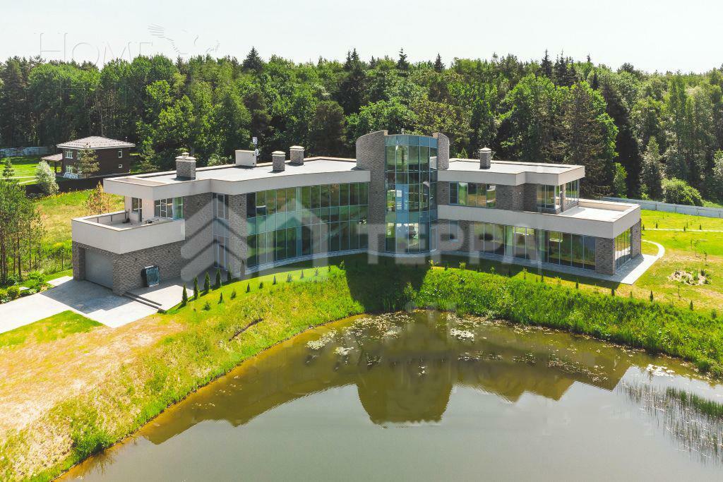 2-этажный коттедж 1 100 м² с отделкой