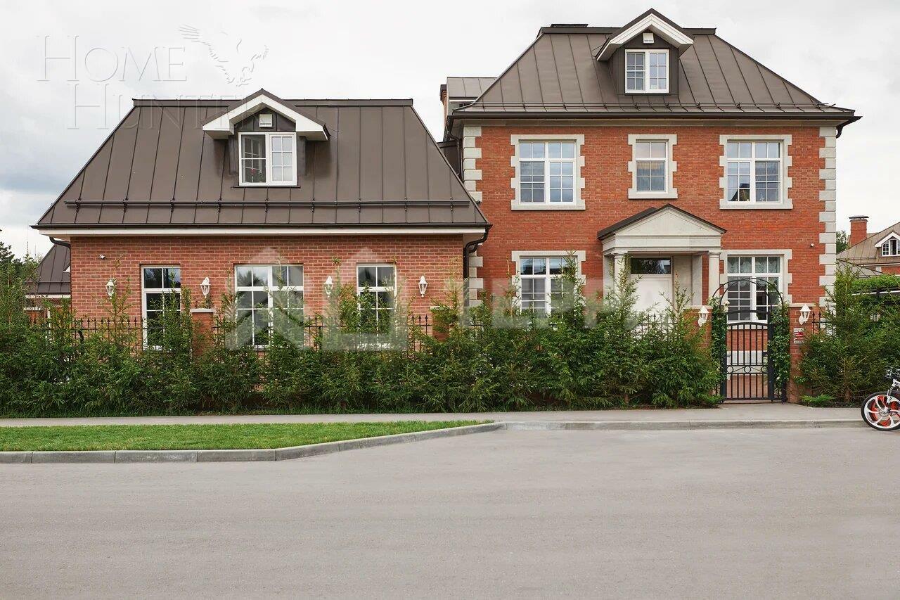 3-этажный коттедж 550 м² с отделкой