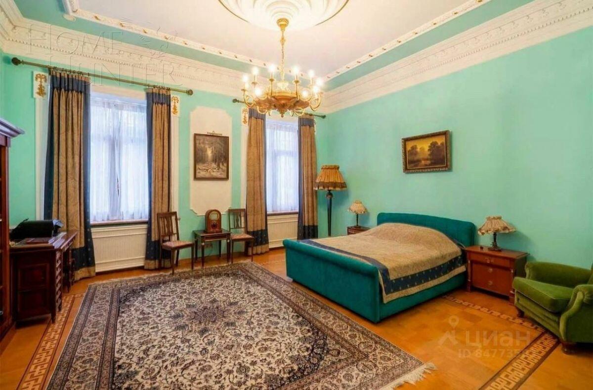 3-этажный коттедж 1 600 м² с отделкой