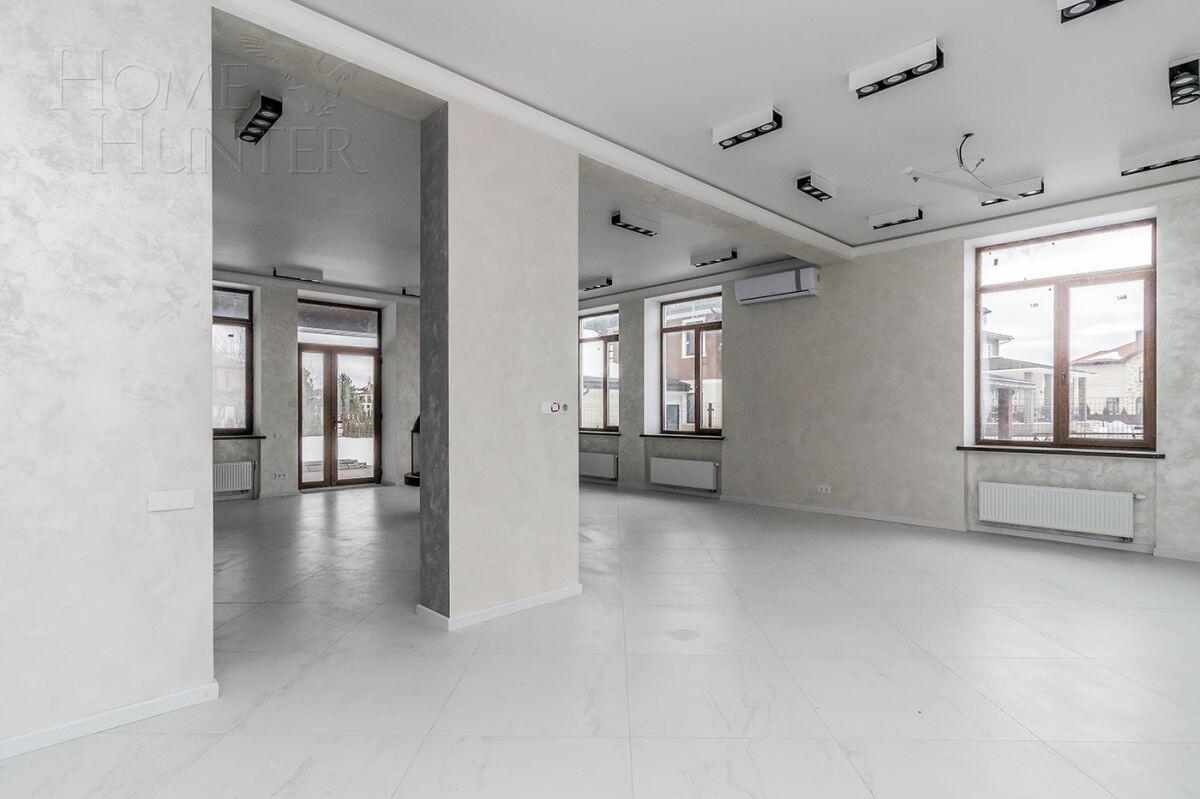 2-этажный коттедж 400 м² с отделкой