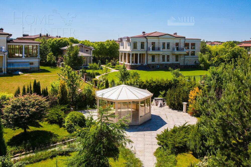 2-этажный коттедж 1 100 м² с отделкой