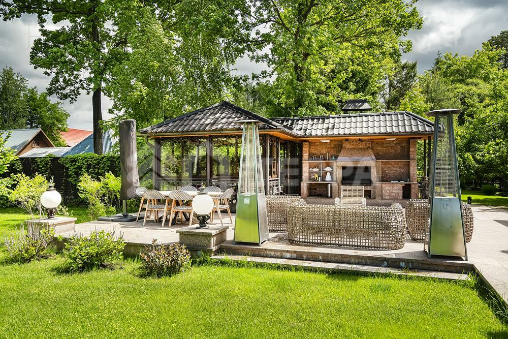 3-этажный коттедж 1 200 м² с отделкой