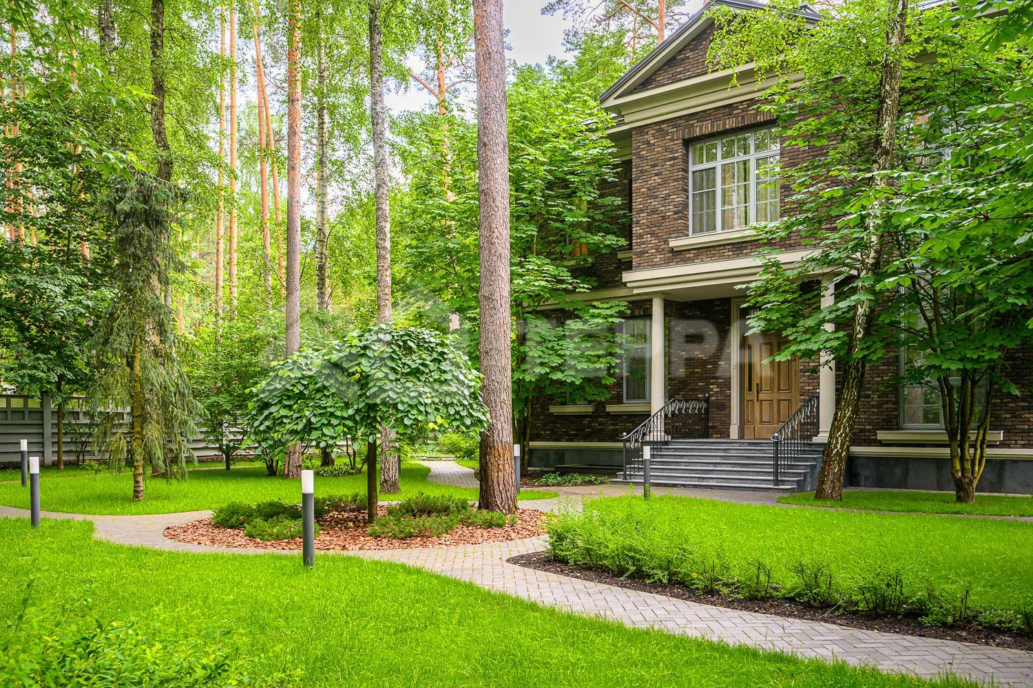 2-этажный коттедж 680 м² с отделкой