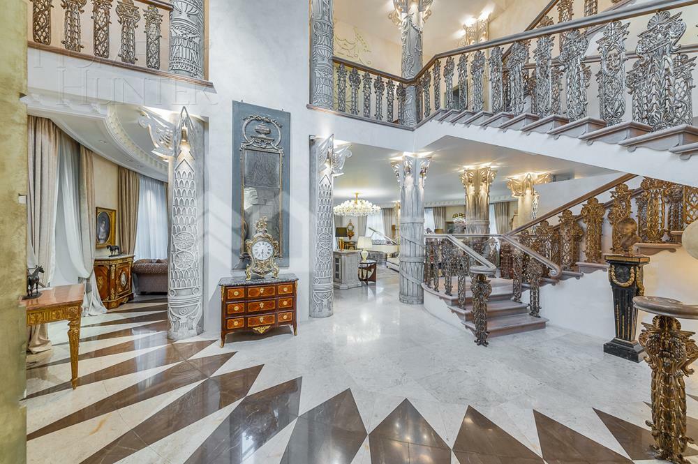 3-этажный коттедж 1 800 м² с отделкой