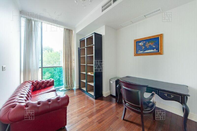 6-КОМН. КВАРТИРА С ОТДЕЛКОЙ 300.3 М² НА 4 ЭТАЖЕ