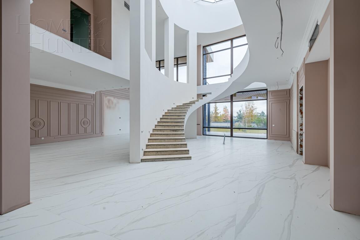 2-этажный коттедж 590 м² с отделкой