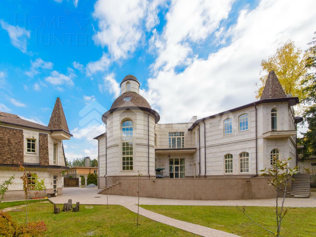 3-этажный коттедж 1 057 м² без отделки