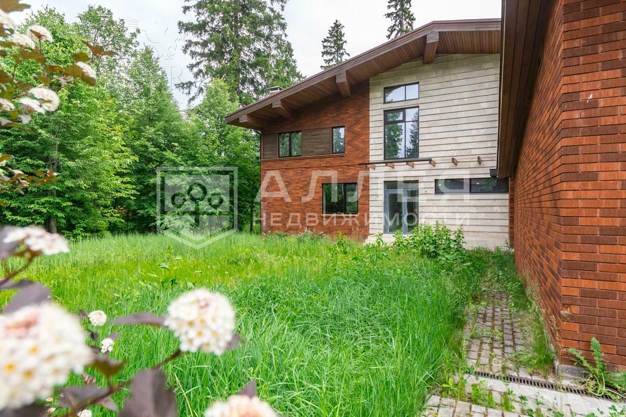 2-этажный коттедж 630 м² без отделки