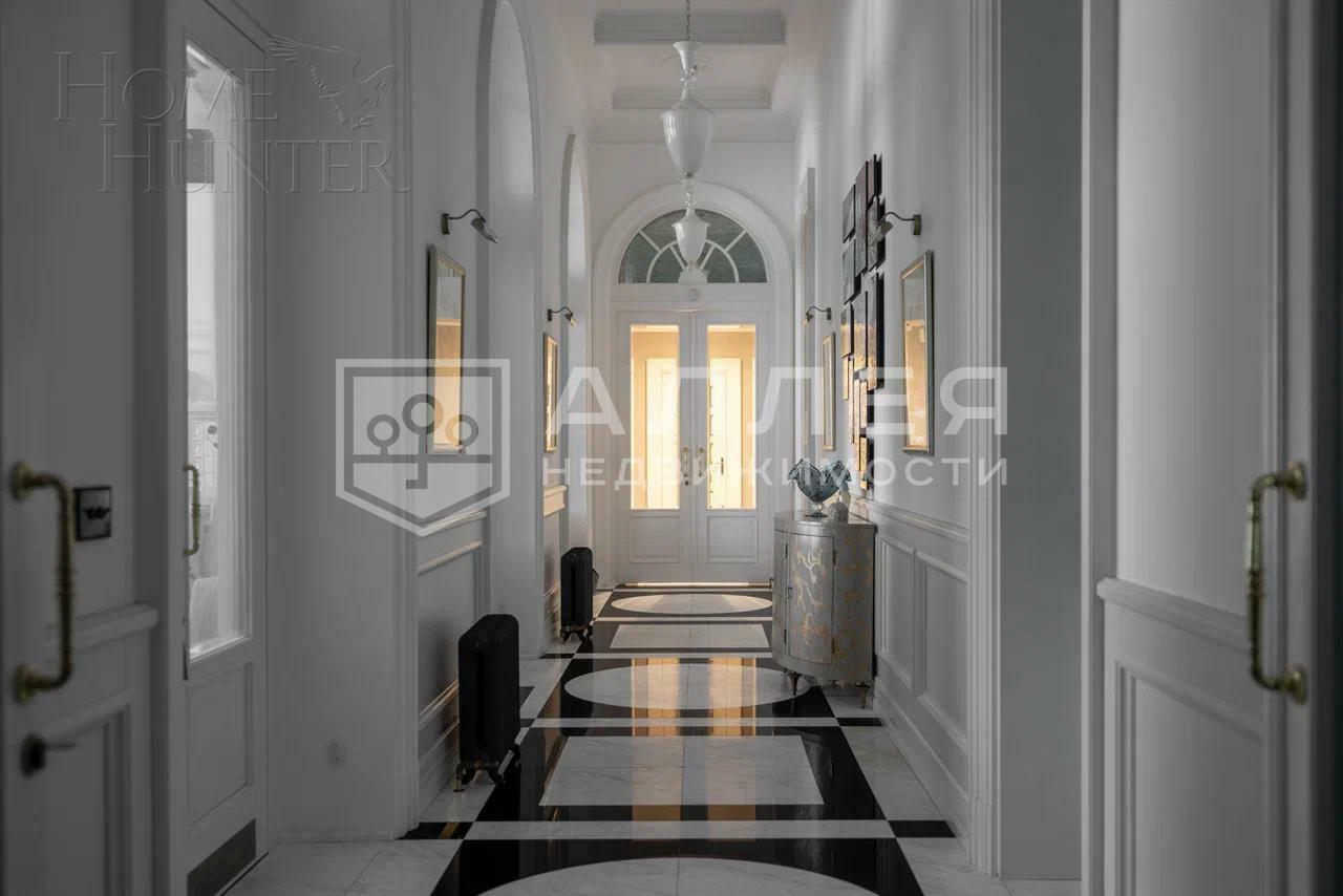 2-этажный коттедж 2 000 м² с отделкой