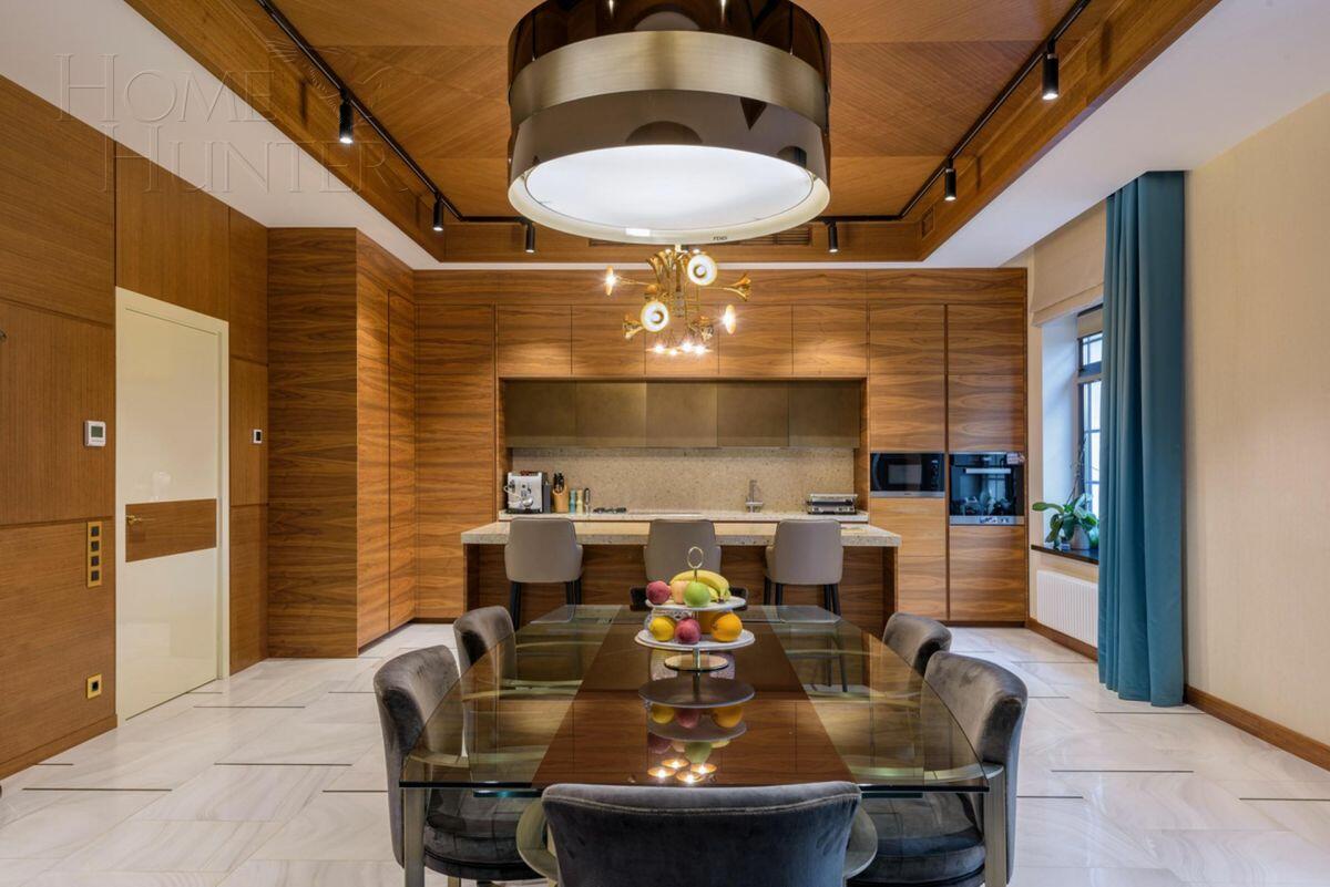 2-этажный коттедж 1 280 м² с отделкой