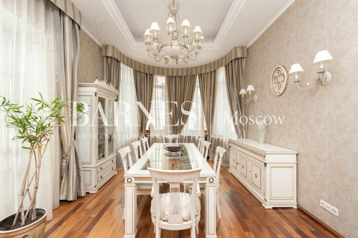 2-этажный коттедж 1 400 м² с отделкой