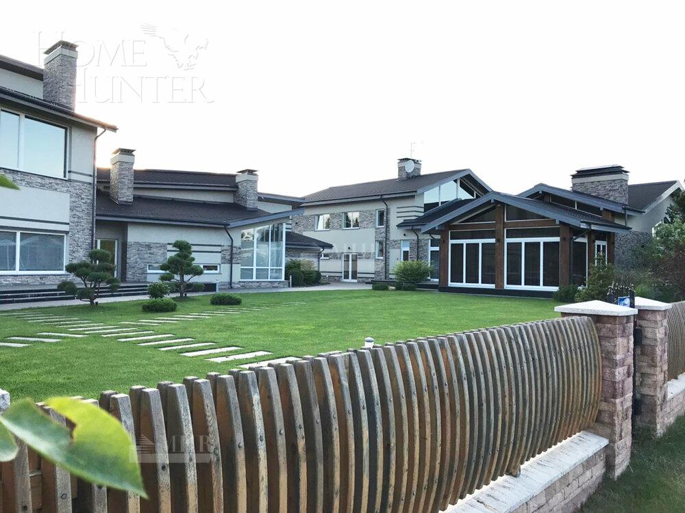 2-этажный коттедж 1 700 м² без отделки