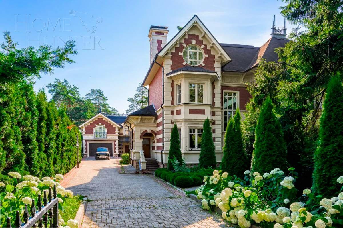 3-этажный коттедж 580 м² с отделкой