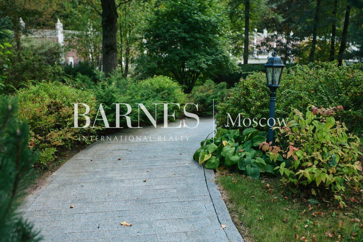 2-этажный коттедж 1 703.4 м² без отделки