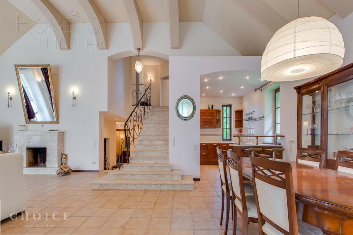 2-этажный коттедж 650 м² с отделкой