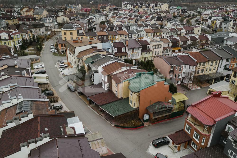 3-этажный таунхаус 200 м² с отделкой