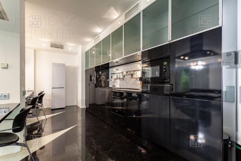 3-КОМН. КВАРТИРА С ОТДЕЛКОЙ 205 М² НА 10 ЭТАЖЕ